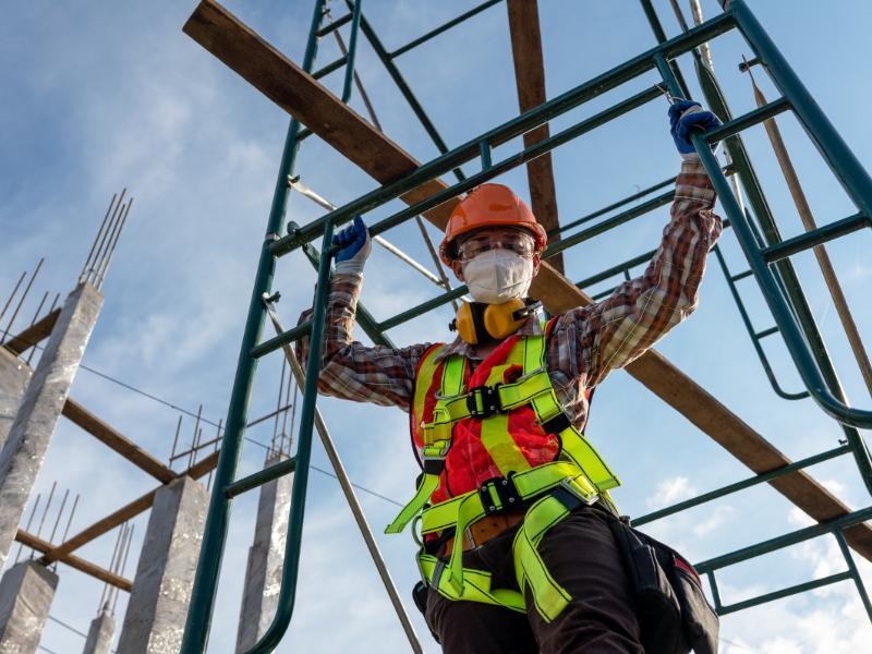 Como Evitar o Risco de Quedas nas Atividades Laborais?